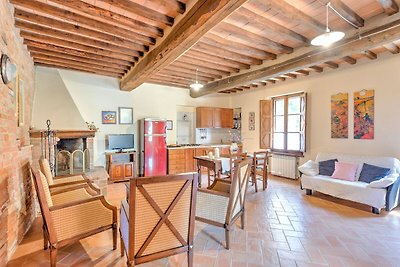 Scenic Holiday Home in Montalcino with Swimmi...