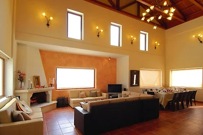 Villa, Choudetsi