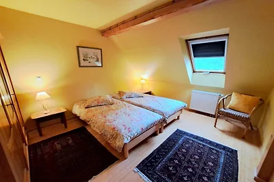 Fattoria a Pfaffenhofen con piscina interna