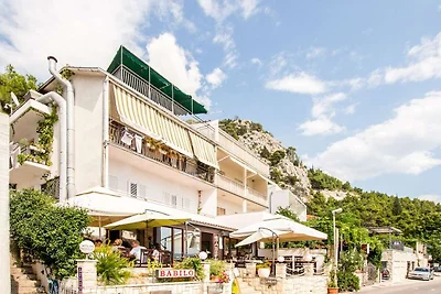 Erfrischende Wohnung in Omiš mit Balkon