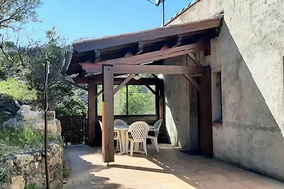 Gemütliches Ferienhaus in Minerve mit Garten