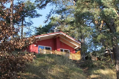 Holiday home with lake view