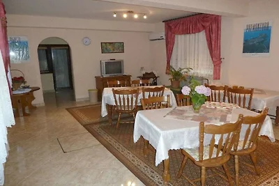 Ferienwohnung in Pula mit Schwimmbecken
