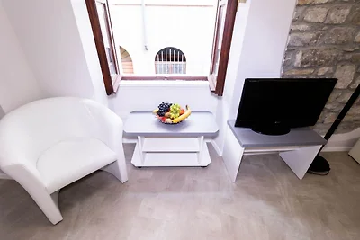 Piran Downtown Chic and Cozy Apartments - Sta...
