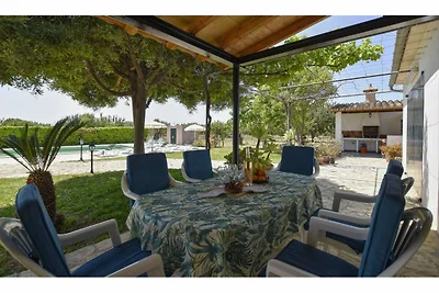 Spaziosa casa vacanze con piscina privata