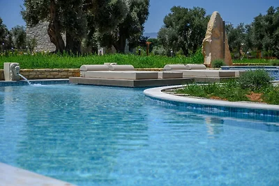 Villa in Prinos mit Pool und Bergblick