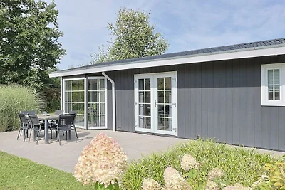 Ferienhaus in Nunspeet mit Terrasse