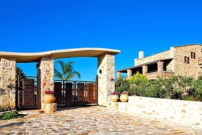 Villa cretese vicino alla spiaggia per 10