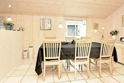 6 Personen Ferienhaus in Oksbøl-By Traum