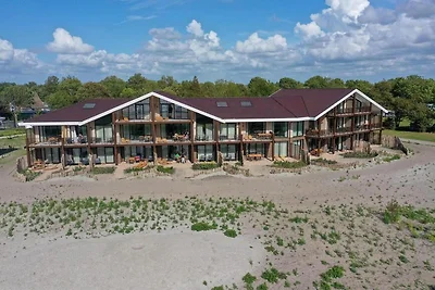 Wellness-Retreat am Wasser mit Sauna