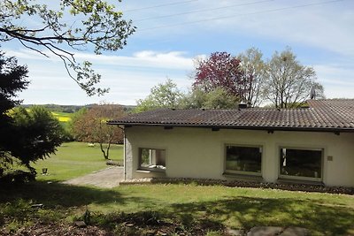 Land-Ferienhaus in Hügellandschaft in Kleinic...
