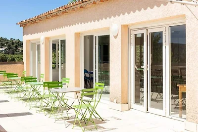 Residenzgarten und Stadt Les Bastides