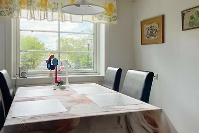 4 Persone case ad Örsundsbro