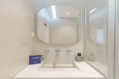 1-Zimmer-Wohnung mit 3 Personen, Balkon, im H...