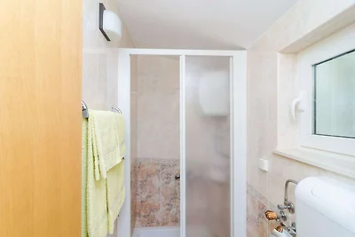 Apartments & Rooms Barišić-Comfort One Bedroo...