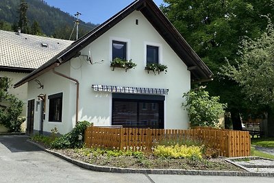 Acogedora casa de vacaciones en Weißbriach co...