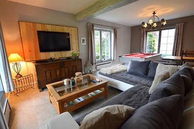 Schicke Ferienwohnung in Polleur mit Sauna