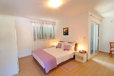Charmantes Ferienhaus in Cara mit...
