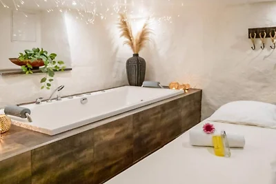 Einladendes Hotelzimmer mit kostenlosem...