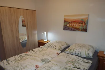 Moderner Bungalow im Ferienpark mit Seezugang