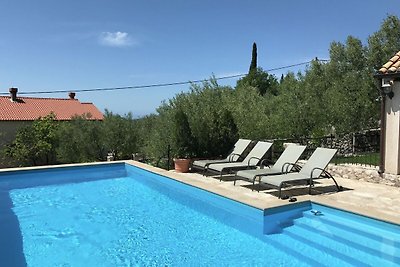 Villa rústica en Gruda con piscina privada