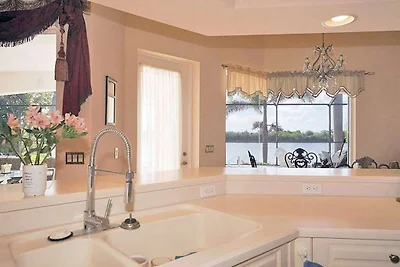 Villa en Cape Coral con piscina