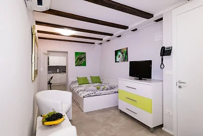 Piran Downtown Chic and Cozy Apartments - Com...