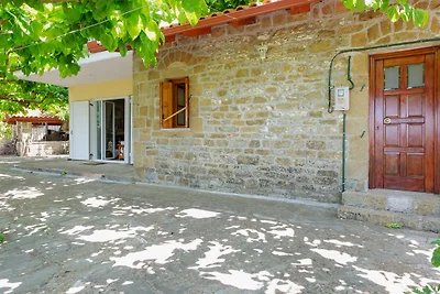 Casa vacanze isolata a Kalavrouza con vista s...