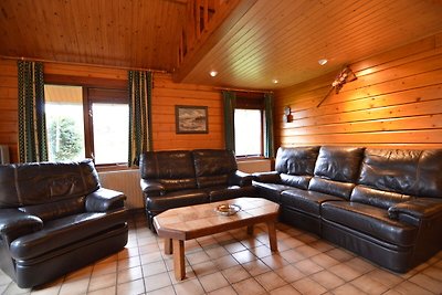 Ein friedliches Chalet in Ovifat mit Terrasse