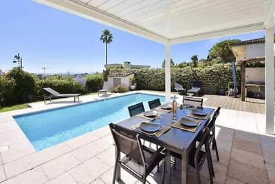 Villa in Antibes mit Pool und Meerblick