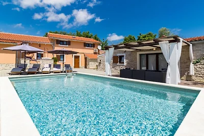 Charmante Villa mit privatem Schwimmbad