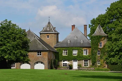 Schloss in Bastogne mit Garten