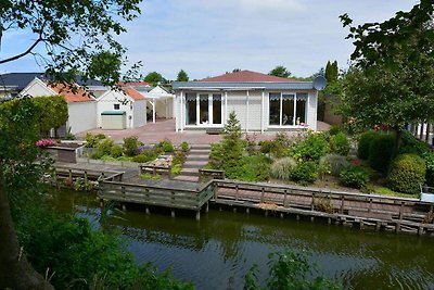 Geräumiger Bungalow mit überdachter Terrasse