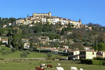 Casa con AC, tra l'interno e il mare