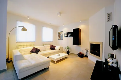 Villa Gea - Three Bedroom with Swimming Pool