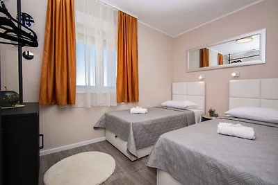 2-slaapkamerappartement aan de kust in Vodice