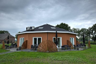 Schönes Ferienhaus in Goirle mit Terrasse