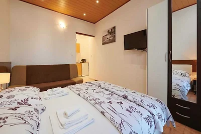 Apartment Vujina mit Terrasse