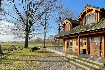 Villa mit Sauna und Whirlpool