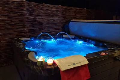 Schöne Villa für 8 Personen mit Whirlpool