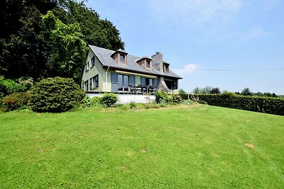 Modernes Ferienhaus in Flobecq mit Garten