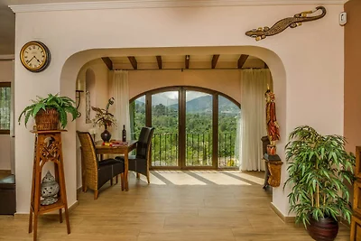 Accogliente villa con piscina privata a...