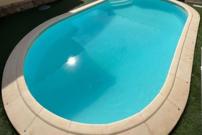 Encantador chalet en La Adrada con piscina...