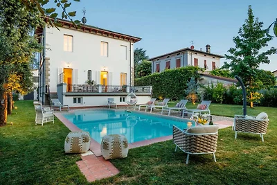 Villa in Lucca nahe historischen Mauern