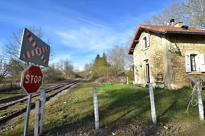 Gemütliches Ferienhaus in Montaron mit Garten