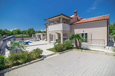 Villa in Labin mit Schwimmbecken