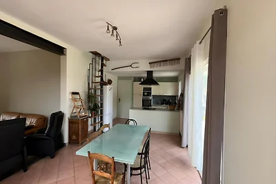 Villa in St Denis mit Pool und Pyrenäenblick