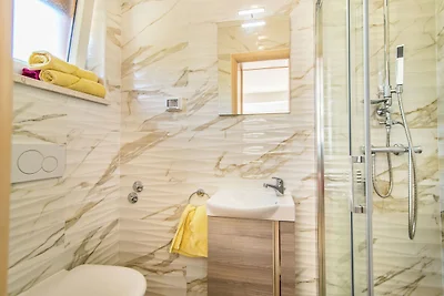 Moderne villa in Novigrad met privézwembad