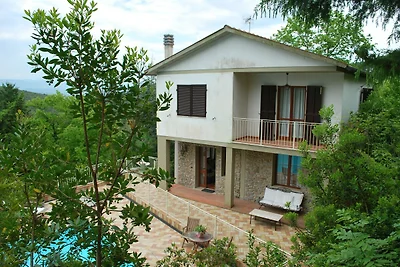 Ferienhaus in Sassetta mit Terrasse