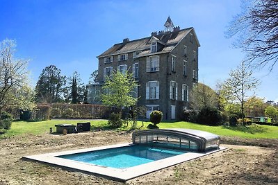 Villa di lusso con piscina a Nassogne